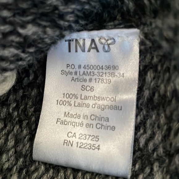 Aritzia Sea to Sky - TNA Lambswool Cardigan/ Sweater - Picture 2 of 2